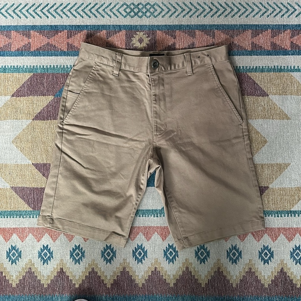 Men’s RVCA Shorts - Picture 2 of 5